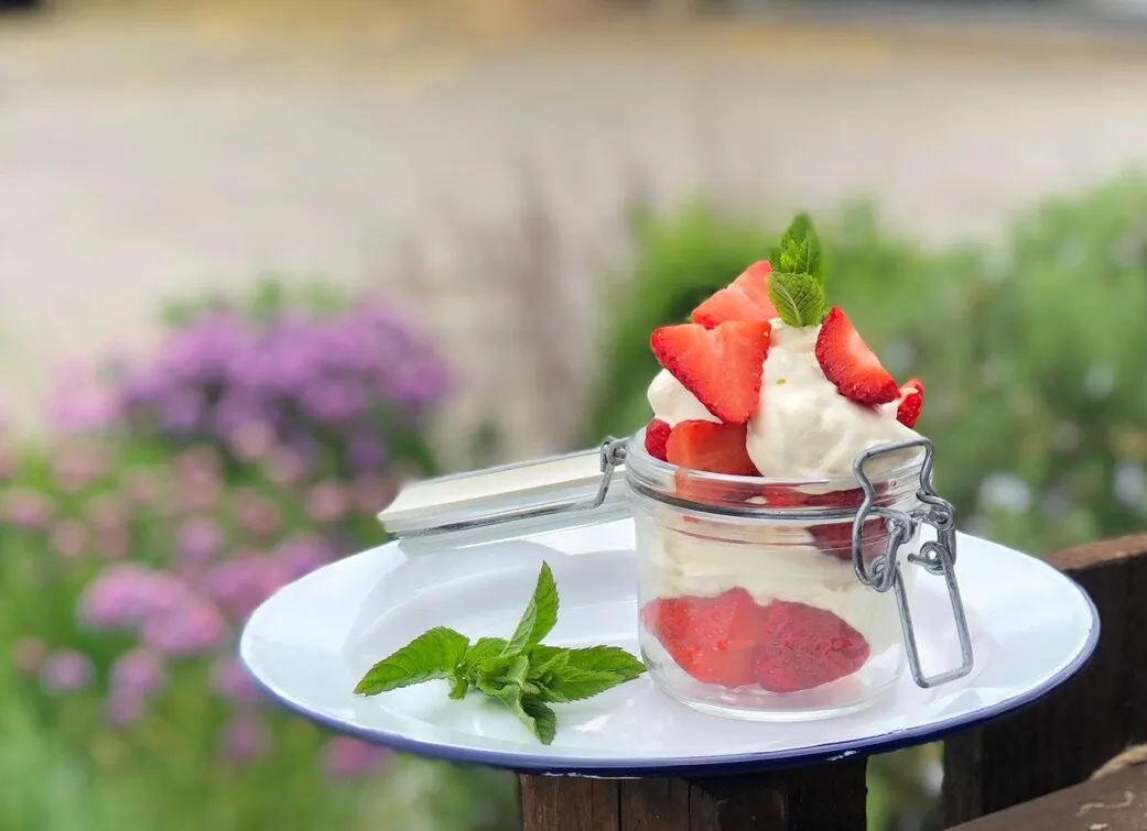 Strawberry and cream dessert jar, HGFD Harrogate wedding catering